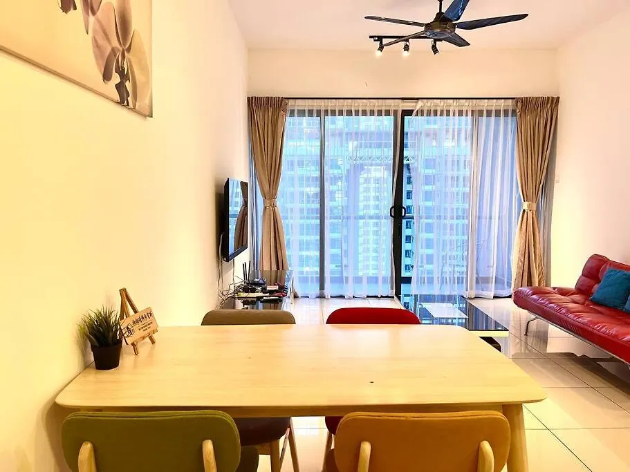 High-Floor Oasis: City Center Gem With Pool View Malacca